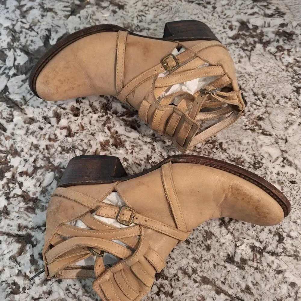 Freebird By Steven women's brown Distressed leather stair‎ Ankle Boots size 7